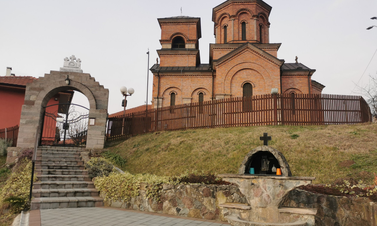 Po ovu VODU dolaze MOMCI i DEVOJKE ne bi li našli BRAČNOG DRUGA: Manastir čuva KIVOT nepoznatog SVECA donetog sa KOSOVA