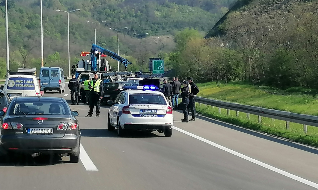 USPOREN saobraćaj kod BUBANJ POTOKA: Lančani SUDAR, najmanje dvoje povređeno