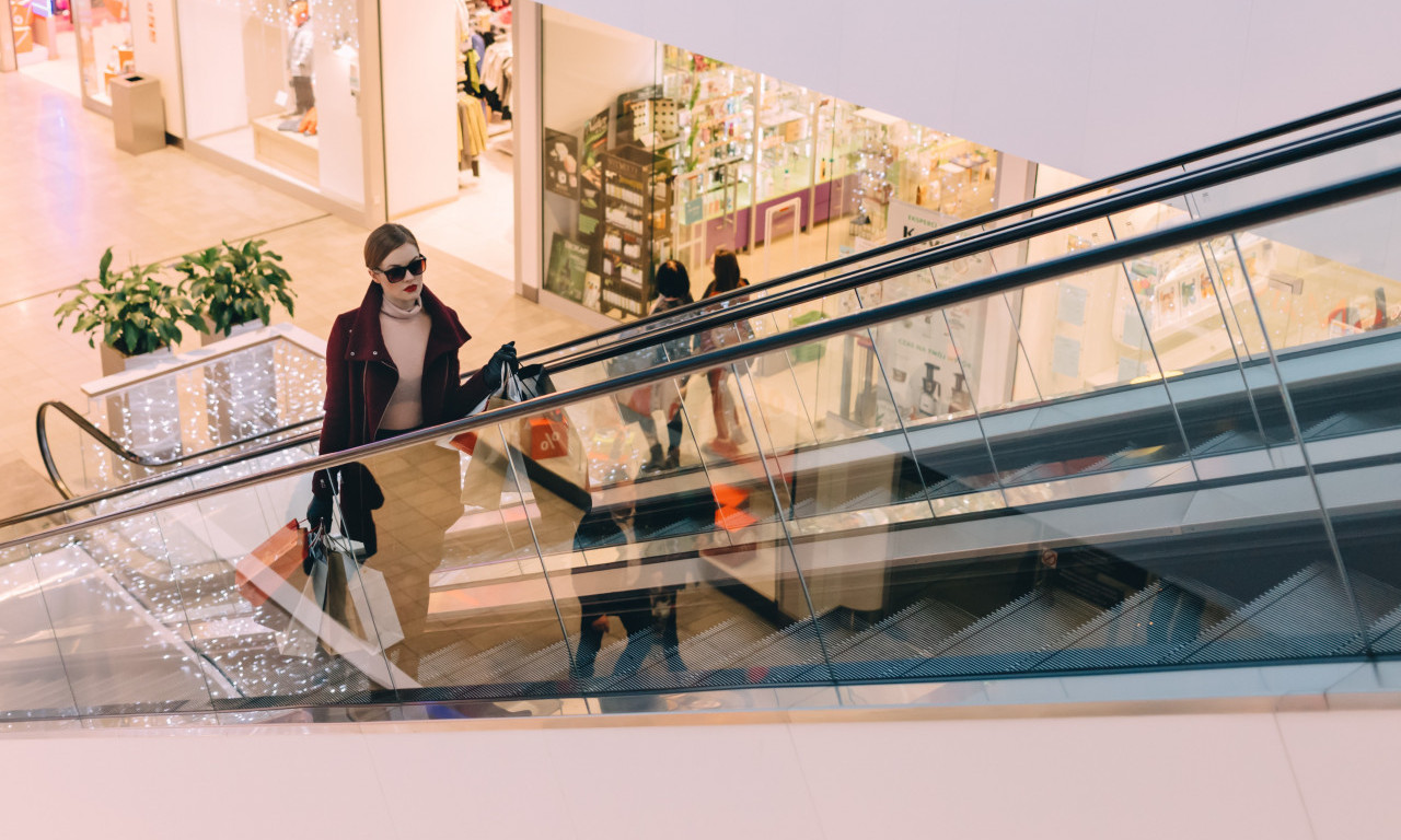 POPULARNI BUTIK POVUKAO PROIZVOD SA SRPSKOG TRŽIŠTA Građani ovde masovno kupuju, dobro pogledajte o čemu se radi (FOTO)