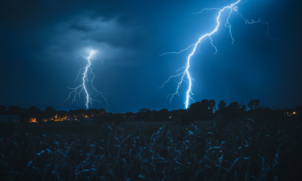 ALARMANTNA PROGNOZA VREMENA ZA ARPIL! Stiže nam veliko nevreme, a onda i temperaturni ŠOK!