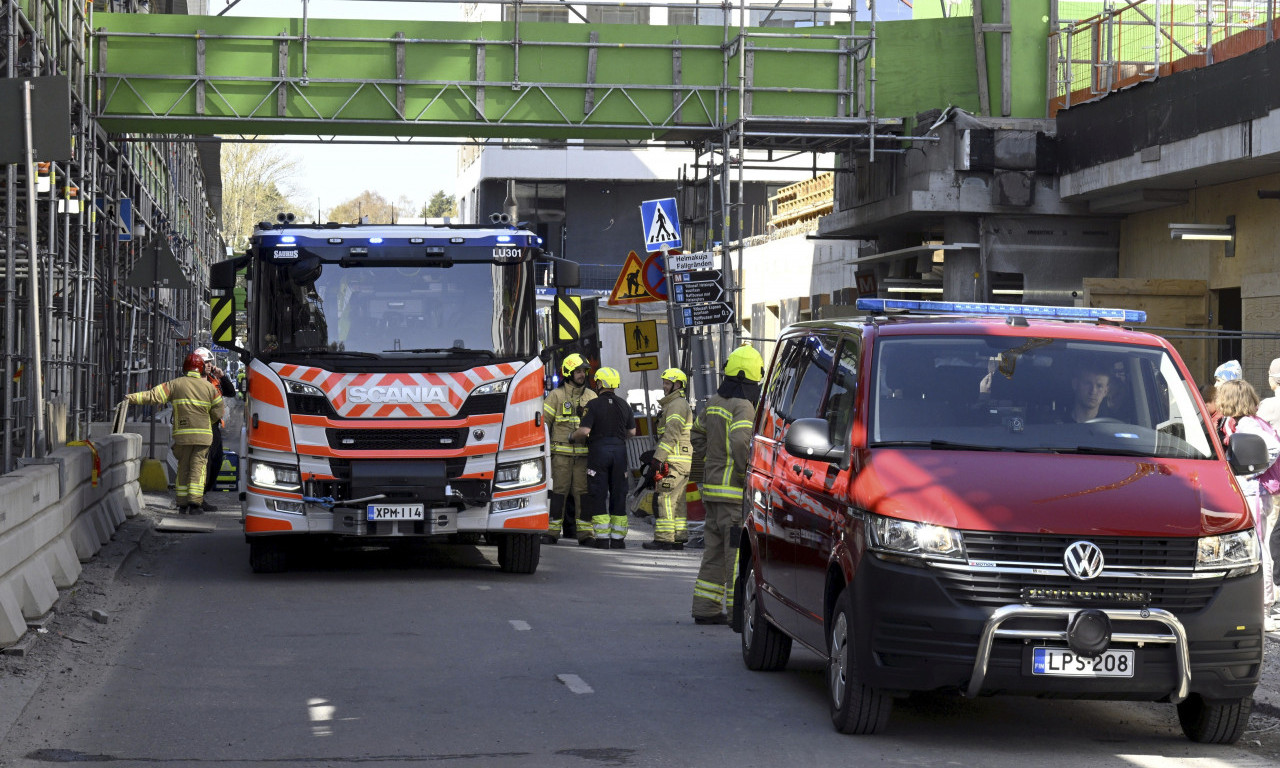 Srušio se PEŠAČKI MOST u Finskoj: Povređeno najmanje 27 mladih, većinom OSMAKA