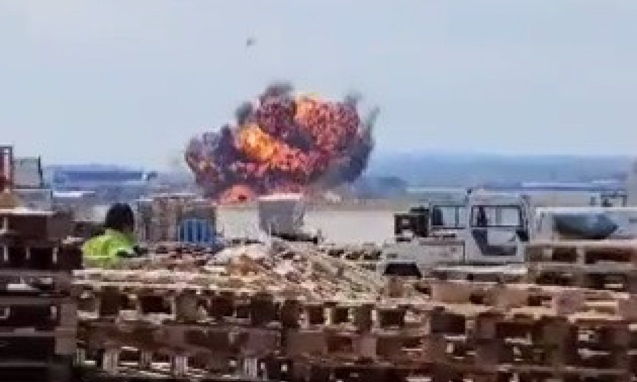 SRUŠIO se lovac F-18, TRAGEDIJA izbegnuta za DLAKU: Pilot se SPASAO u poslednji čas