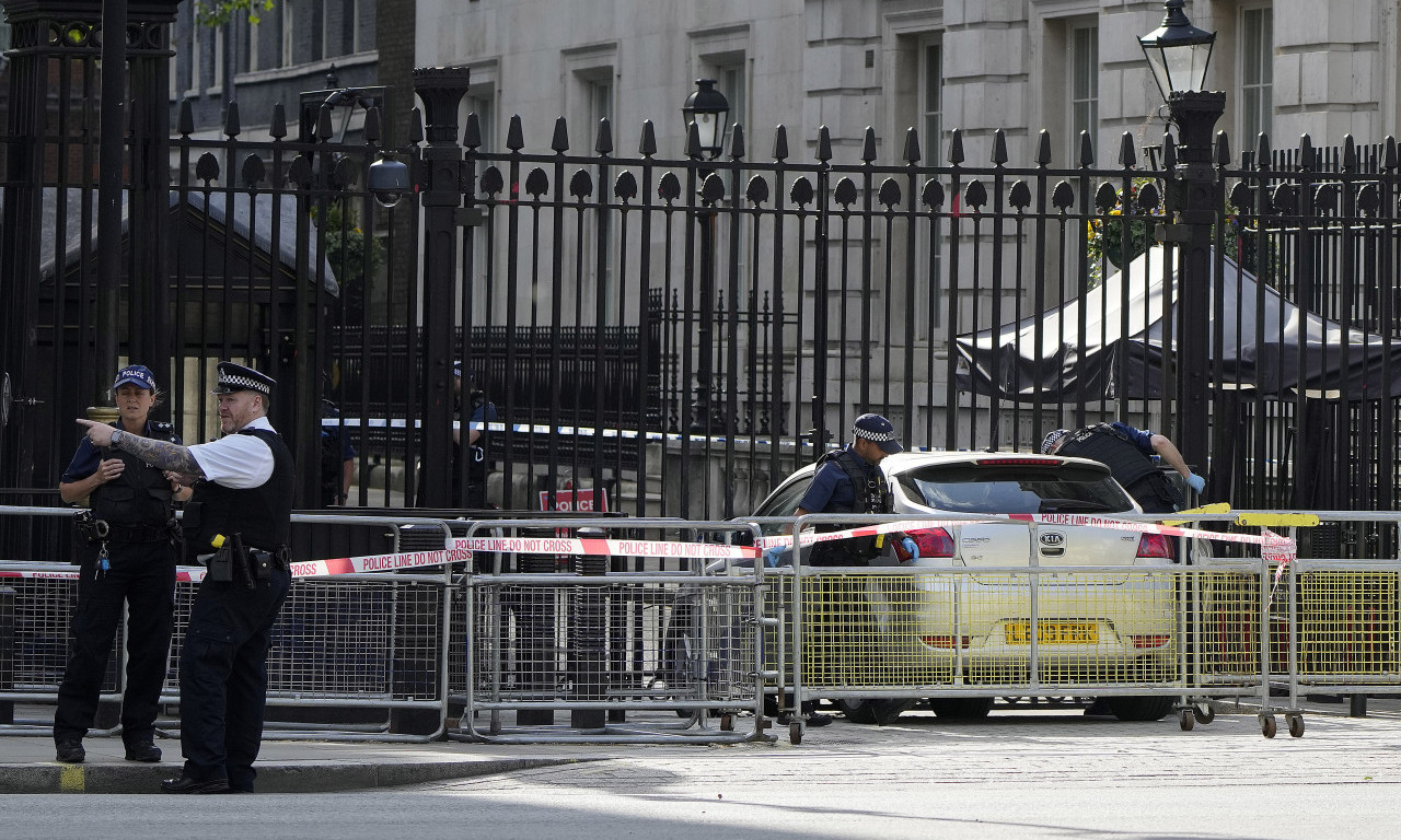 Muškarac PAO sa jedne od najpoznatijih zgrada u Engleskoj i POGINUO! Horor u Londonu