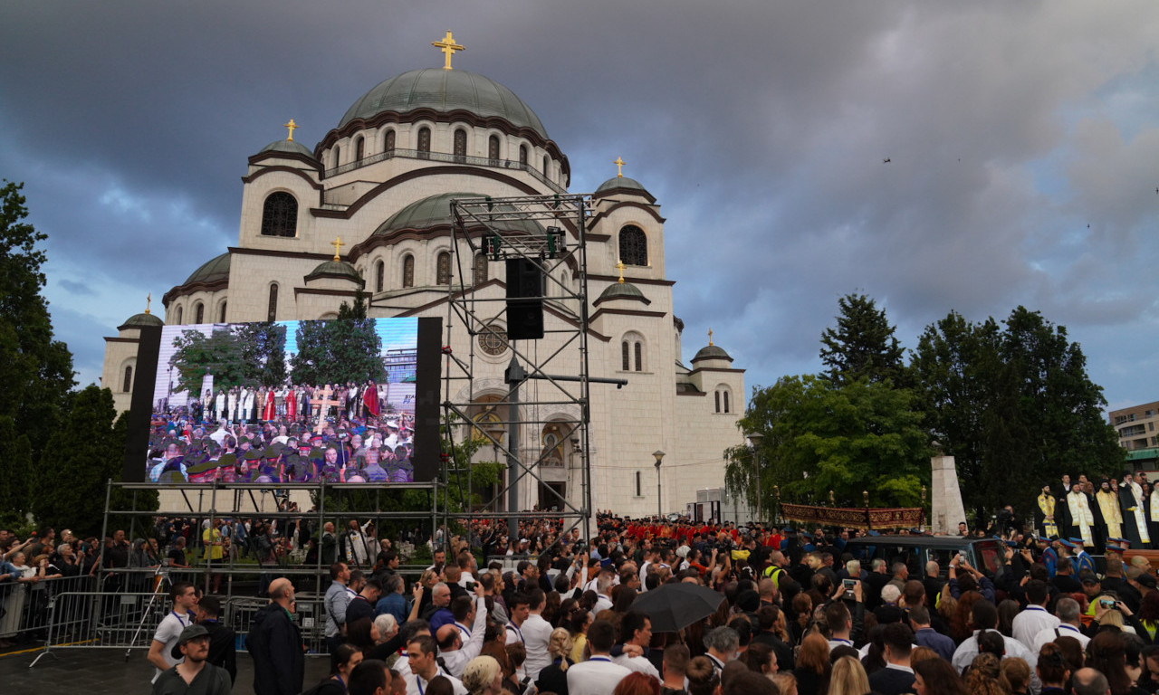 Sabirajmo se, POTREBNI smo JEDNI DRUGIMA: Patrijarh Porfirije se posle Spasovdanske litije obratio građanima