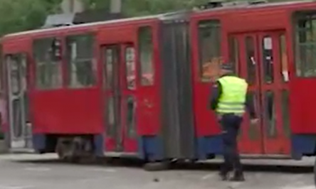 SUDARILI SE TRAMVAJI NA MOSTU NA ADI Ima povređenih!