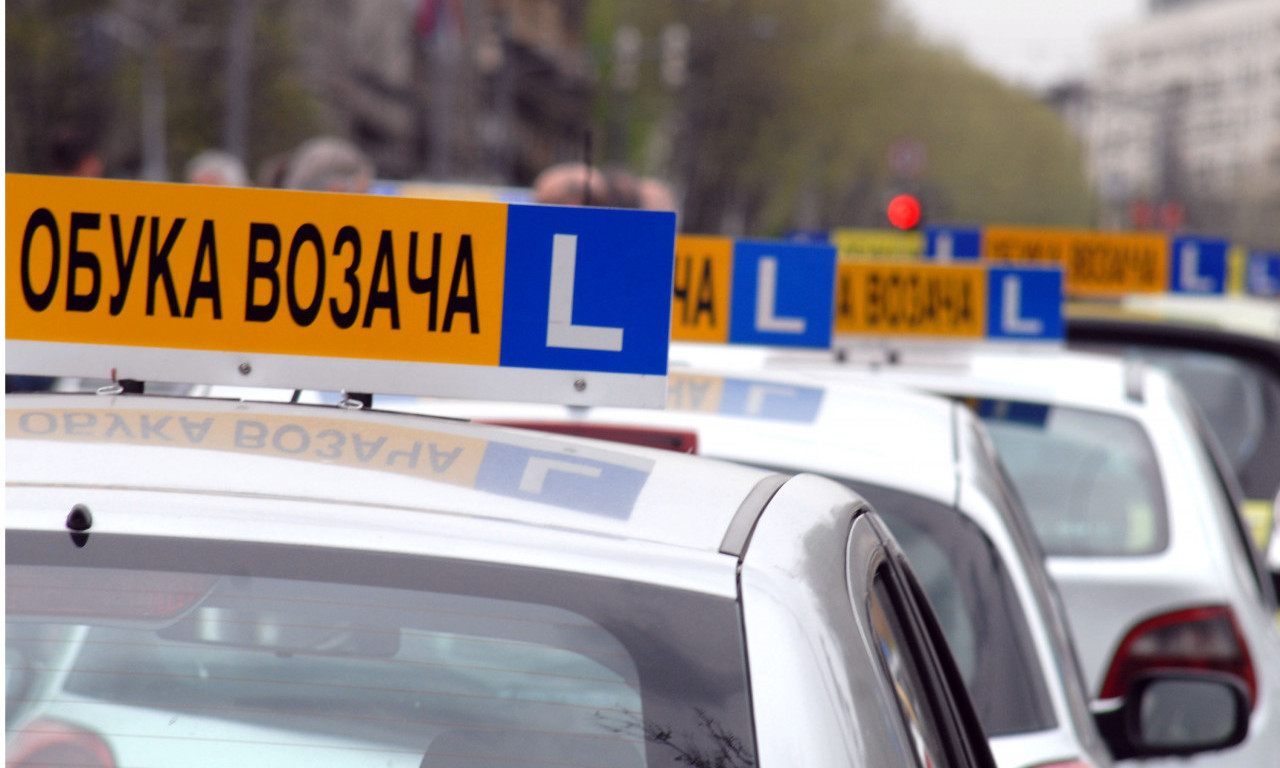 UDAR NA DŽEP, ko hoće VOZAČKU moraće da ODREŠI KESU: Auto-škole traže da OBUKA KOŠTA 130.000 dinara!