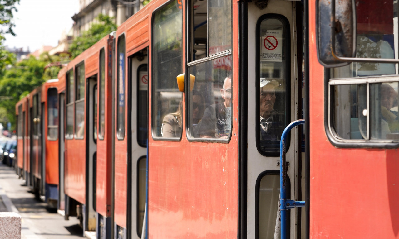 TRAMVAJ se zakucao u automobil na NOVOM BEOGRADU: PAŽNJA, stvorila se ogromna gužva!