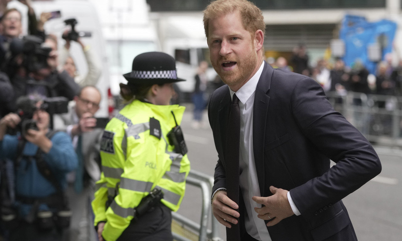 PRINC HARI HITNO LETI U LONDON POSLE STRAŠNE DIJAGNOZE KRALJ ČARLSA: Želi odmah da VIDI OCA!