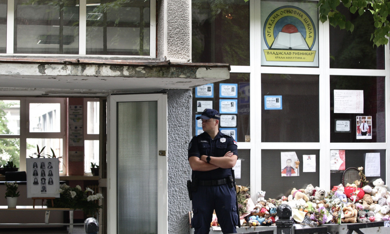 KAŽNJENI i PSIHOLOG, PEDAGOG i SEKRETAR škole "Vladislav Ribnikar"