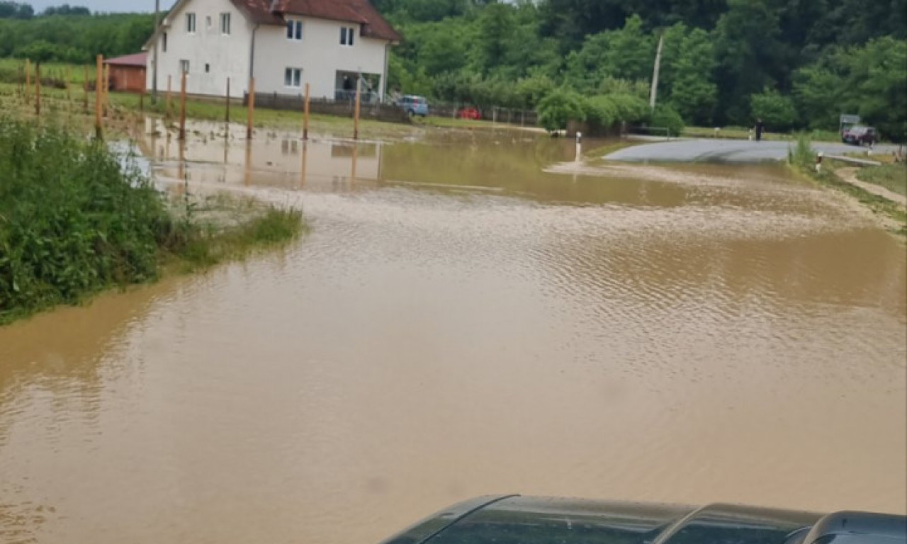 Za DVADESETAK MINUTA pala OGROMNA količina KIŠE: U opštini Koceljeva IZLILE se pritoke Tamnave