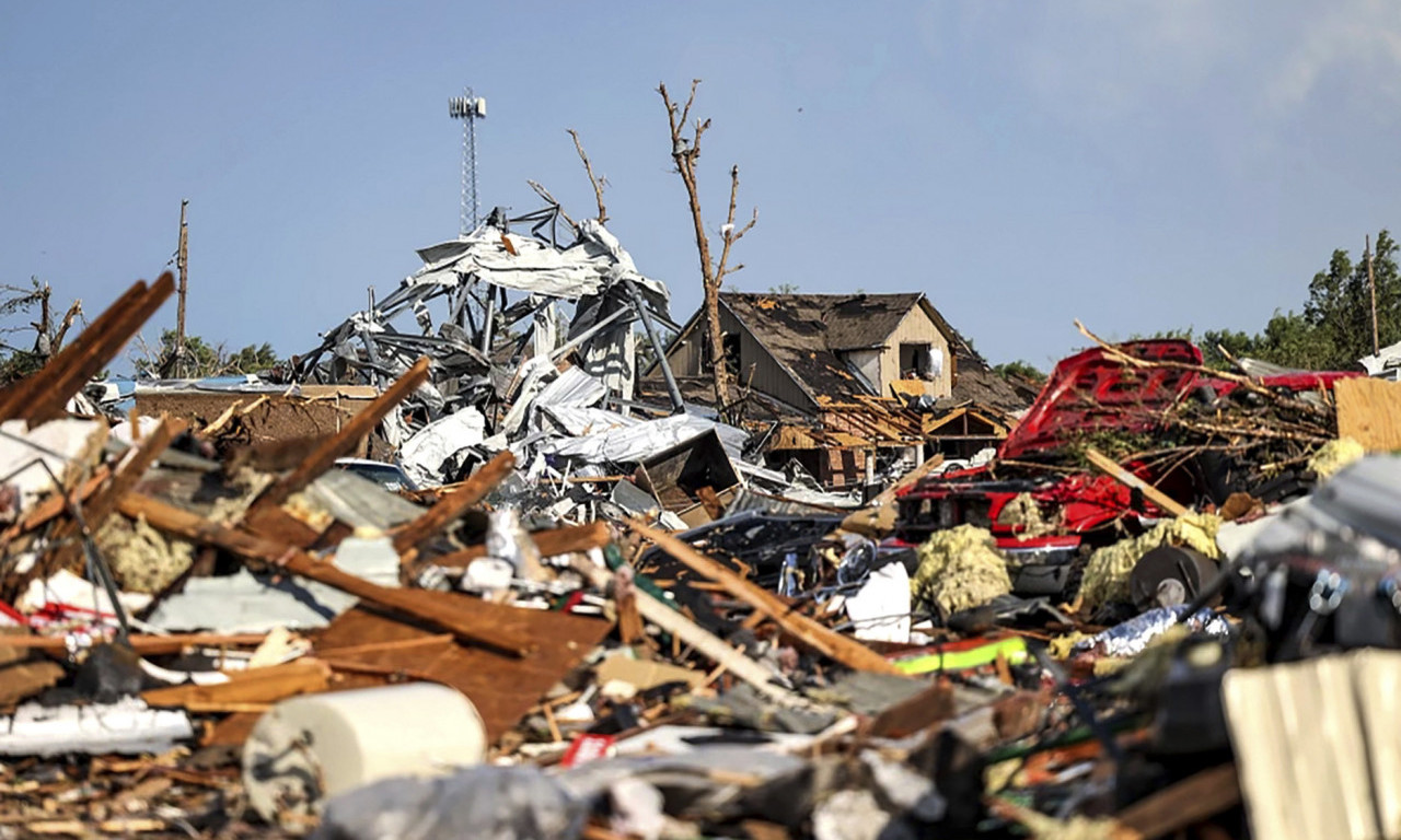 ČUDO! BEBU i oca USISAO TORNADO, majka ispričala kako joj je SIN PREŽIVEO