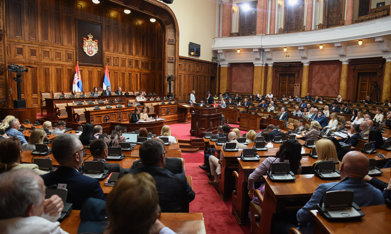 I pozicija i opozicija za SMENU: Poslanici sutra nastavljaju RASPRAVU o RAZREŠENJU Baste