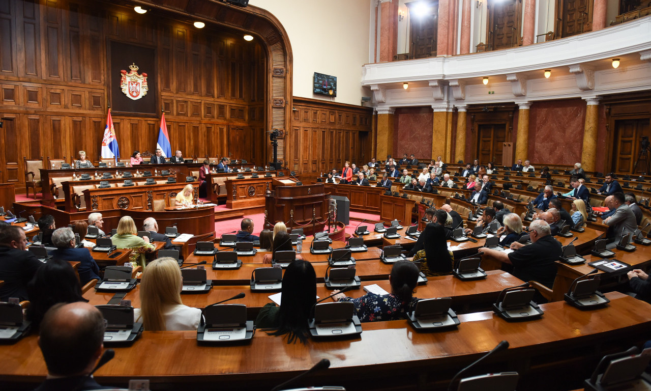 TRODNEVNO ZASEDANJE SKUPŠTINE SRBIJE POVODOM SITUACIJE U BIH Prisustvuje i Dodik