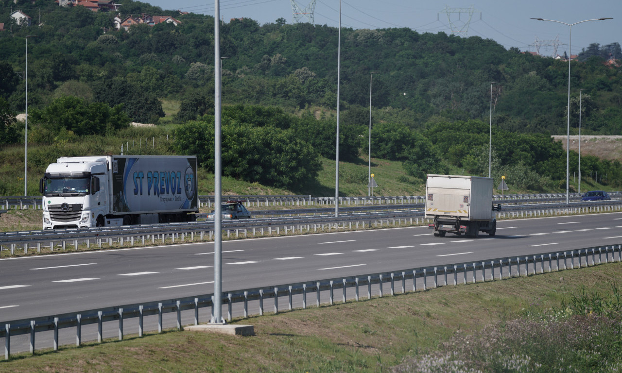 VELIKOM BRZINOM u KONTRA SMERU: Jeziv snimak na AUTO-PUTU Šabac-Ruma