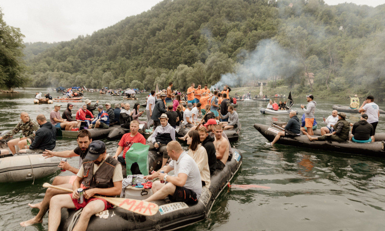 POČELA Drinska regata: Od Rogačice do Ljubovije zaplovilo oko HILJADU plovila