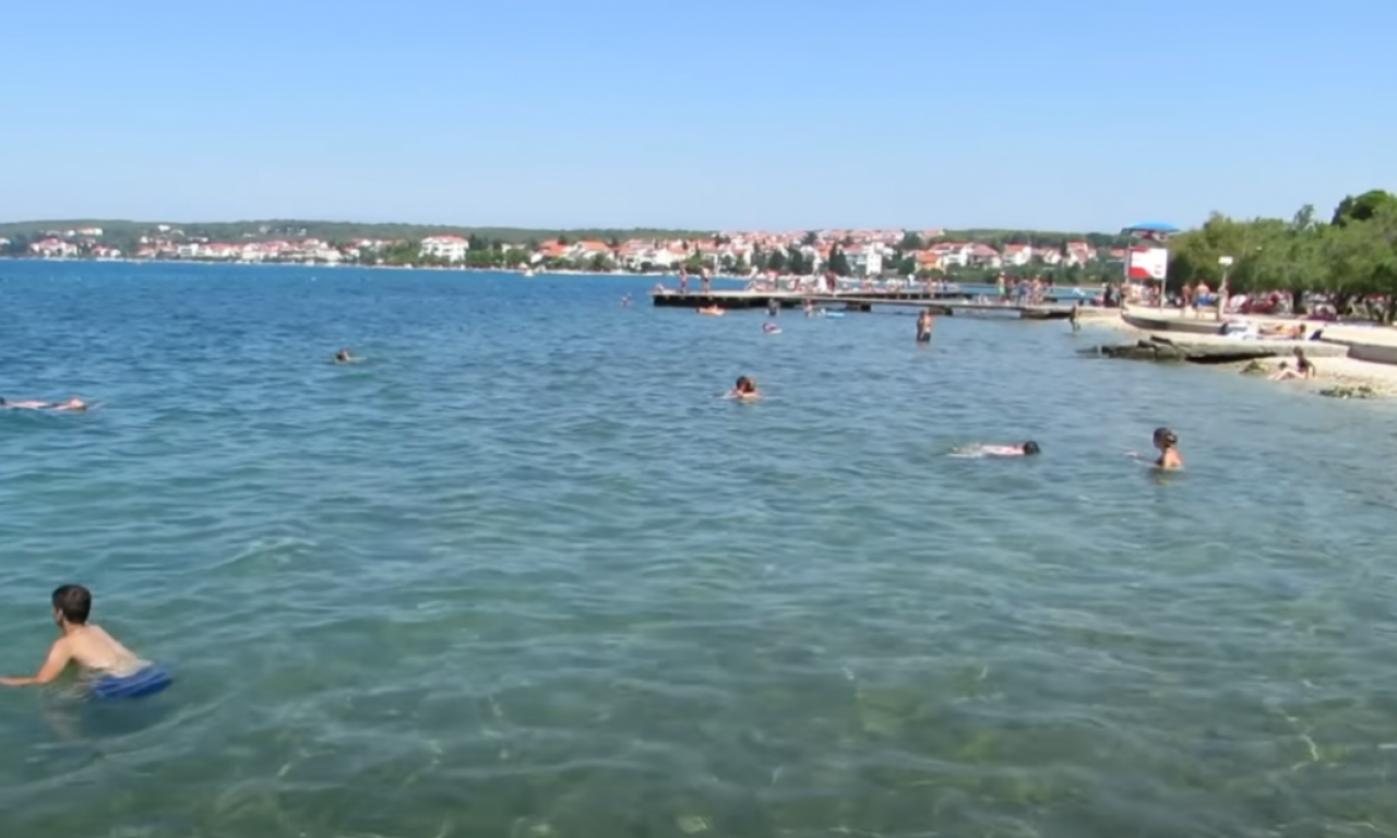 FEKALIJE dave ZADAR: Izlila se KANALIZACIJA, zabranjeno KUPANJE na plaži MAREKS