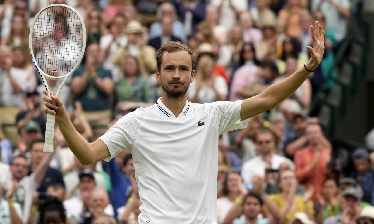 Medvedev IZBACIO Sinera i plasirao se u POLUFINALE!