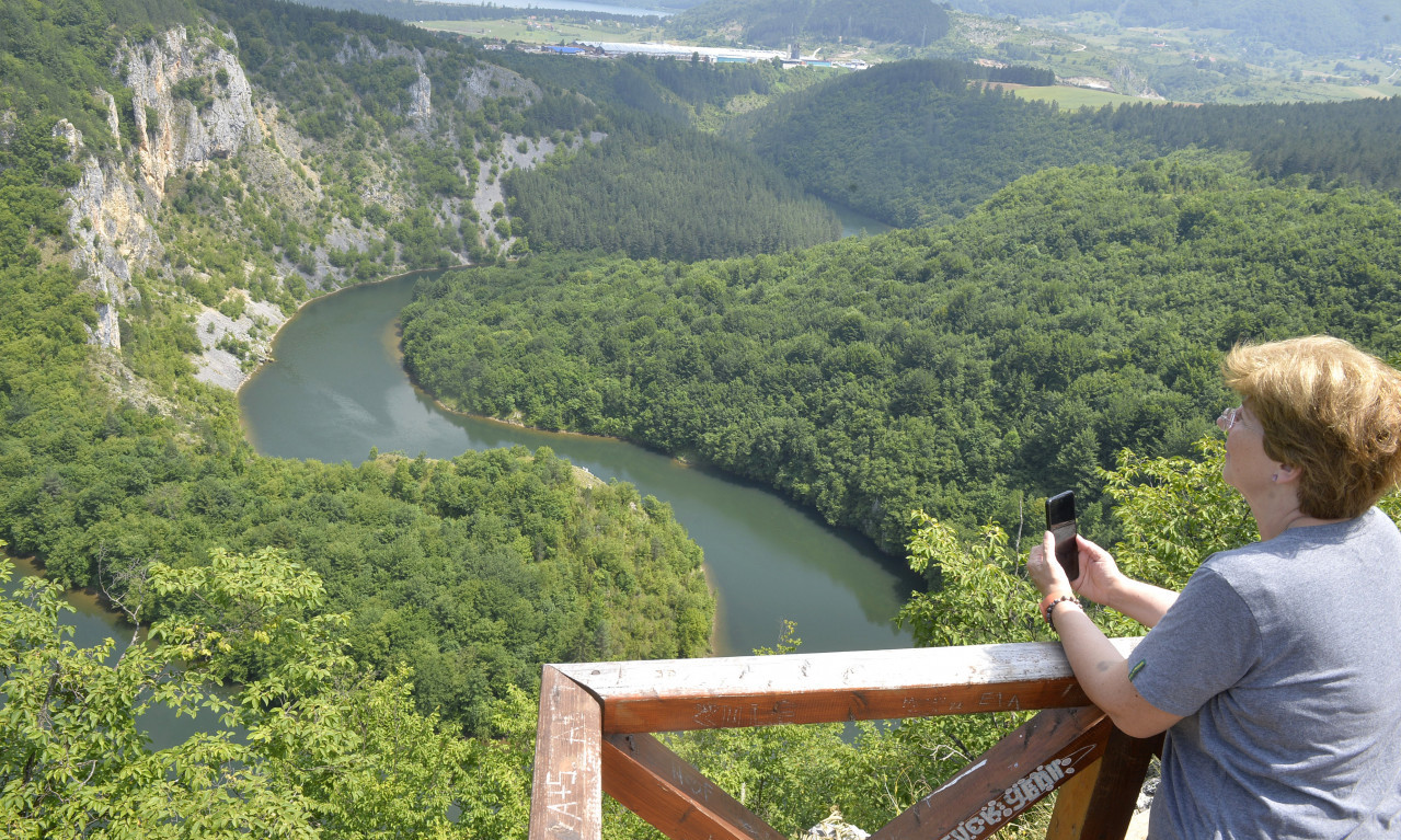 SMENA sunca i oblaka, bez DIVLJANJA temperature: Prvi deo dana DOBAR ZA IZLET, ali se uveče ČUVAJTE nepogoda