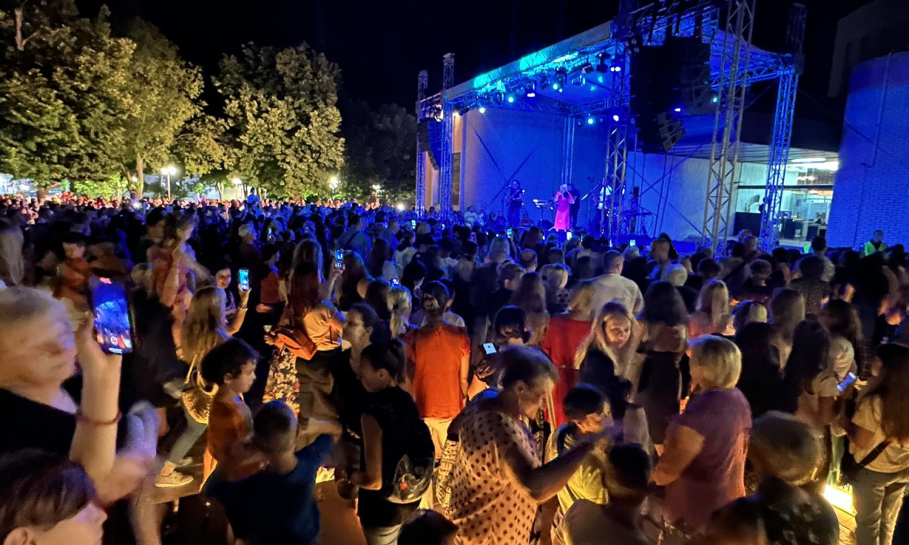 Goca TRŽAN održala koncert, pevao je CEO KNJAŽEVAC