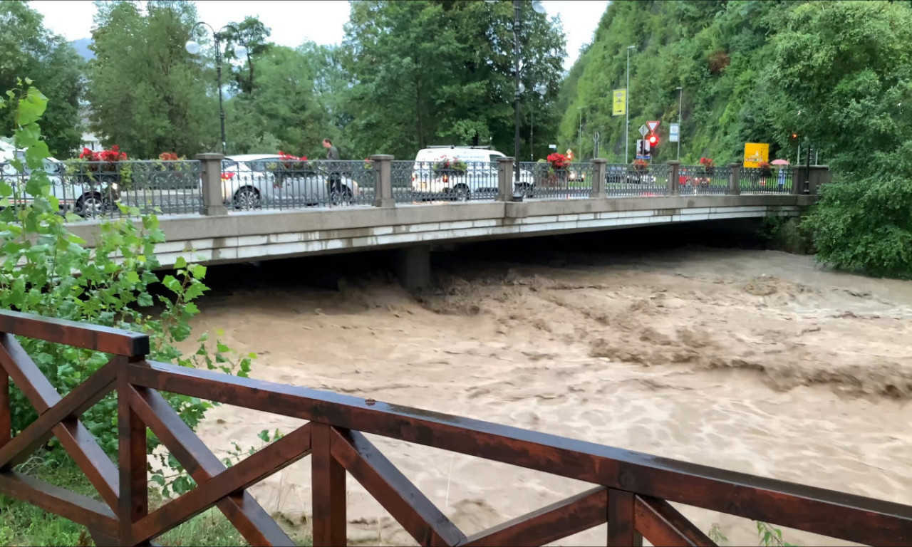 DRAMATIČNO U SLOVENIJI: Na snazi crveni meteoalarm, sastaje se SAVET ZA NACIONALNU BEZBEDNOST