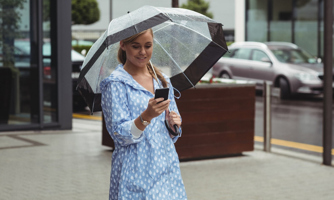 TAKVI SMO, verujemo MOBILNOM VIŠE nego LJUDIMA: Džabe nama što PROGNOZU prave METEOROLOZI, a ne APLIKACIJE