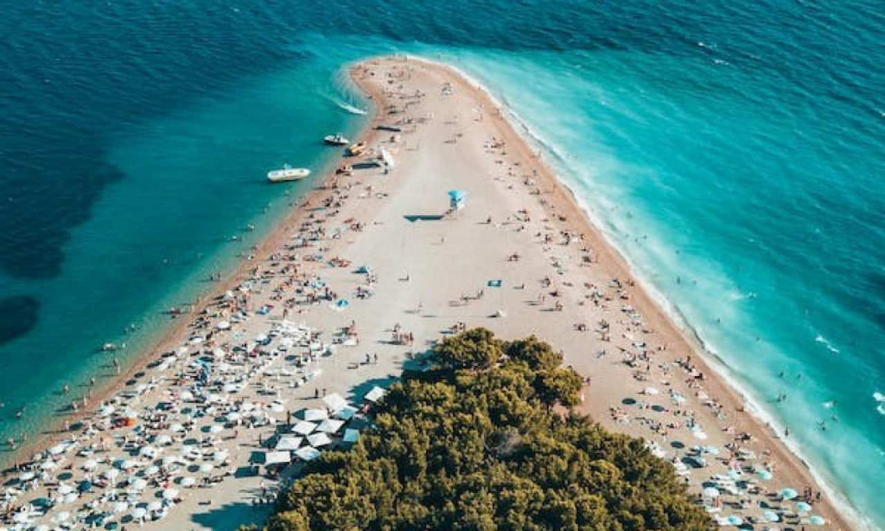 Iznajmila je apartman 3 minuta od plaže, ali kad je došla na adresu SHVATILA JE DA ĆE SMRŠATI