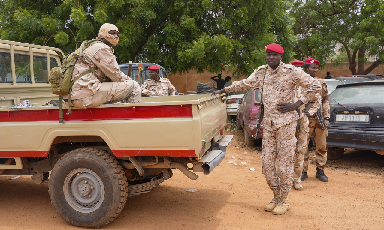 NIGER proteruje SAMO ambasadora FRANCUSKE, vojna HUNTA za sada POŠTEDELA ostale diplomate