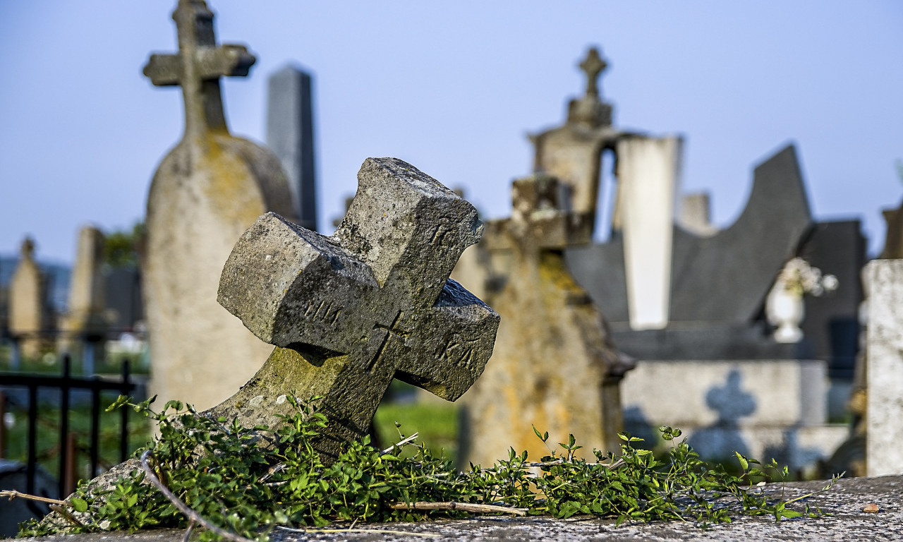 BAPSKE PRIČE: Da li znate zašto POSLE odlaska na GROBLJE morate da OPERETE RUKE