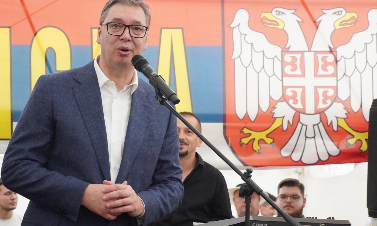 Vučić PORUČIO PENZIONERIMA: NAJVEĆE POVEĆANJE PENZIJA u istoriji - više od 20% do početka januara