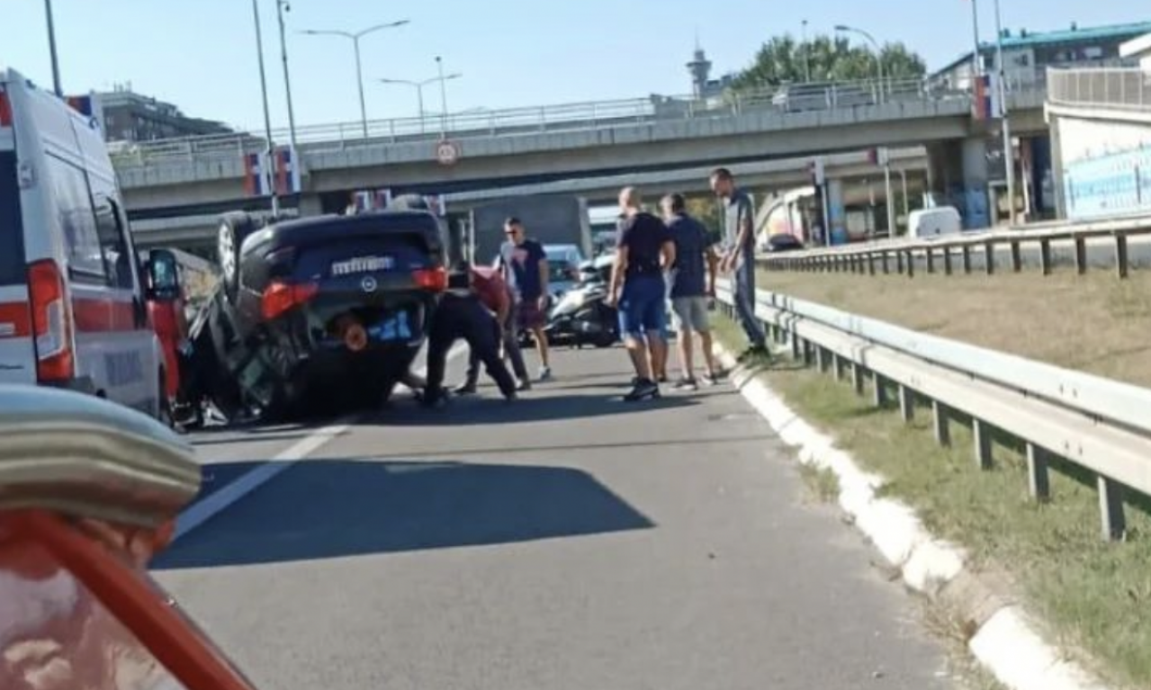 TEŽAK UDES na auto-putu kod Arene: Jedan auto se PREVRNUO na KROV, drugi totalno UNIŠTEN