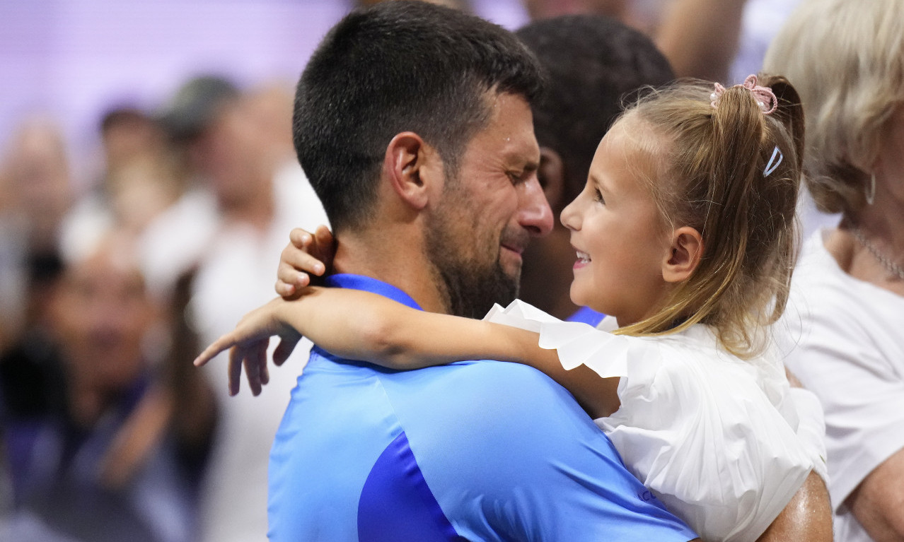 Sreća se NE MERI BROJEM TROFEJA, nego BAŠ OVAKO: Ovo je NAJEMOTIVNIJA fotografija sa finala US Opena