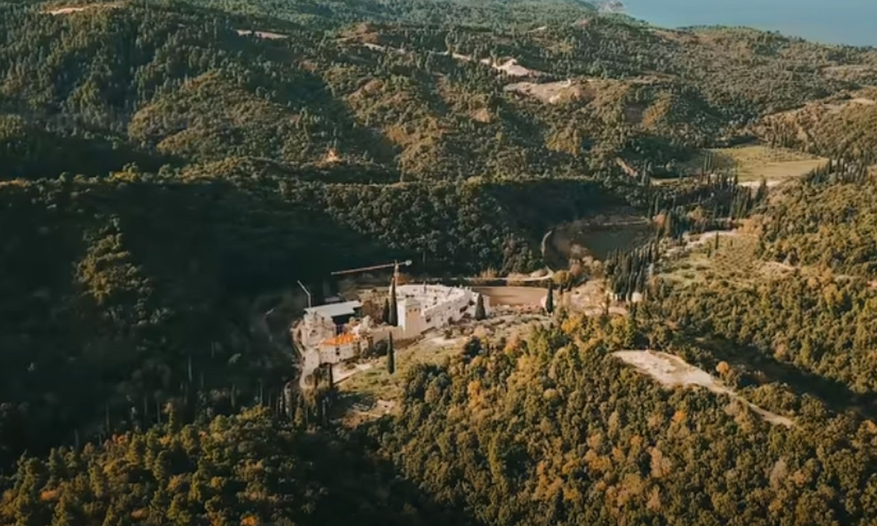 U četvrtak MOLITVA U HILANDARU! Za SPASENJE srpske države i naroda - zvoniće i zvona u CRKVAMA ŠIROM NAŠE ZEMLJE!