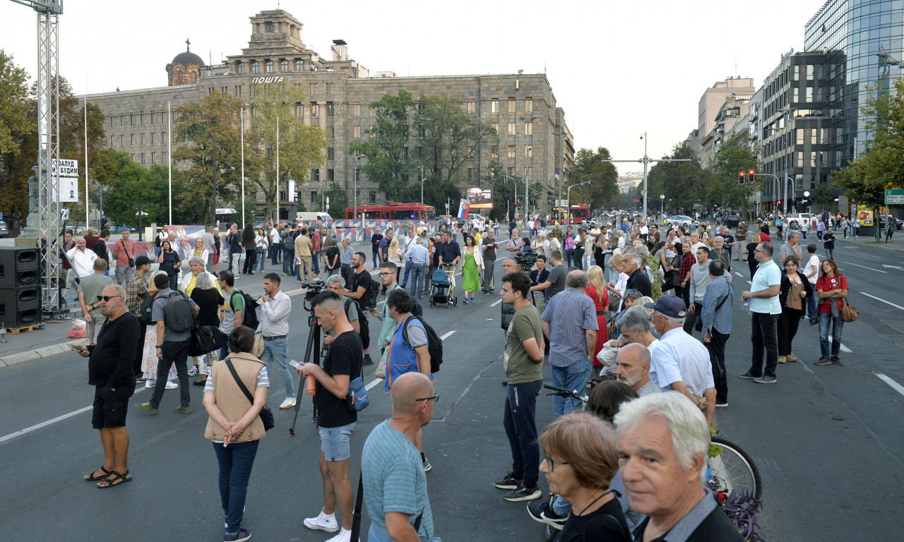 BLOKIRAN saobraćaj kod Narodne skupštine zbog PROTESTA dela opozicije