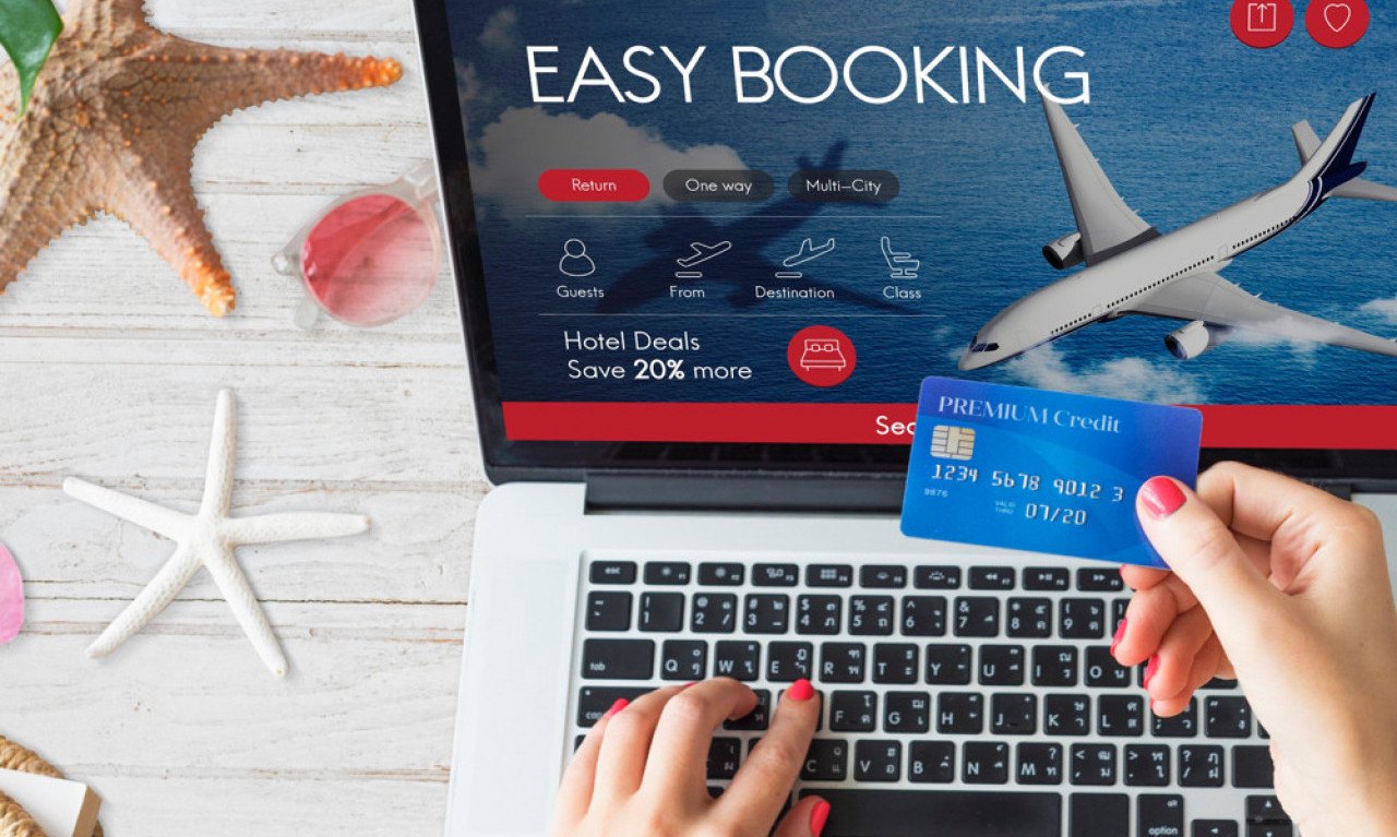 PREVARA VEKA? Booking.com već mesecima NE ISPLAĆUJE NOVAC HOTELIMA i partnerima, ali je zato PRIJAVIO PROFIT