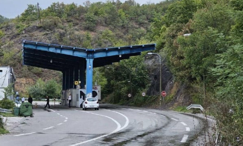 JOŠ JEDNO ZASTRAŠIVANJE SRBA NA KiM! Napad na PORODIČNI DOM Kostića, porodica UZNEMIRENA