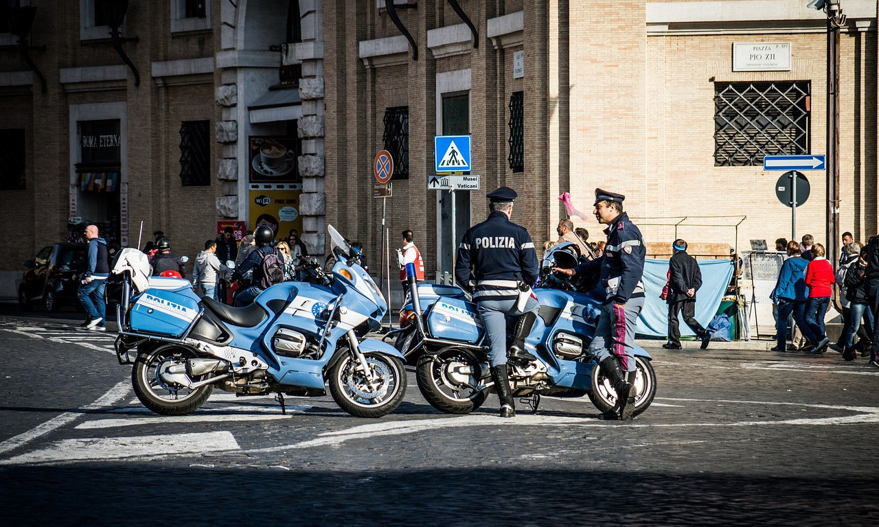 Tokom igre u kući POGINULI DEČACI, srušilo se POTKROVLJE i zgnječilo ih! Stravična TRAGEDIJA u Italiji