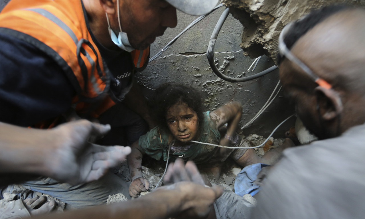 PALESTINSKA TRAGEDIJA: UN saopštio da DECA TRAŽE VODU I HLEB, Izrael gađao BOLNICU SA PORODILIŠTEM U GAZI