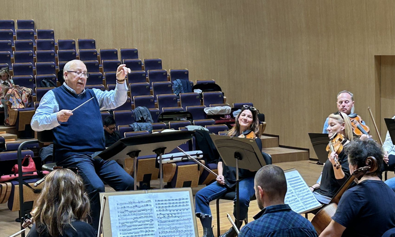 BEOGRADSKA FILHARMONIJA stigla u Kinu: ZUBIN MEHTA PODRŽAO ORKESTAR pred nastupe