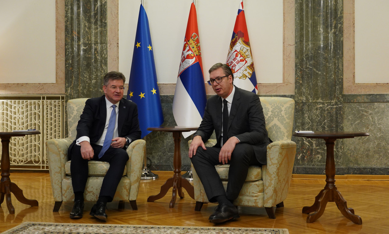 VUČIĆ se sastao sa MIROSLAVOM LAJČAKOM