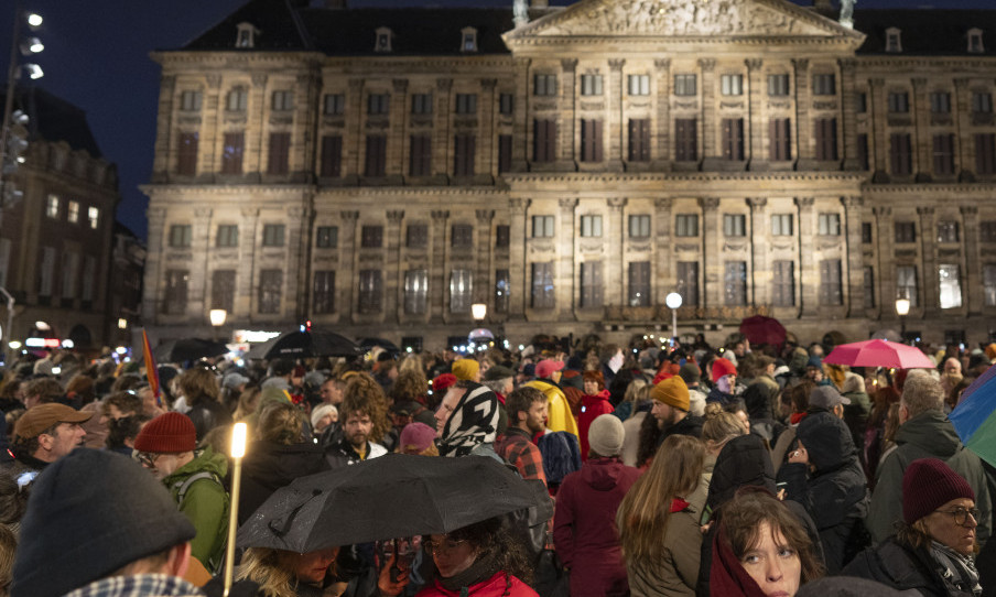 HILJADU LJUDI na ULICAMA u AMASTERDAMU: Protest protiv DISKRIMINACIJE posle IZBORA