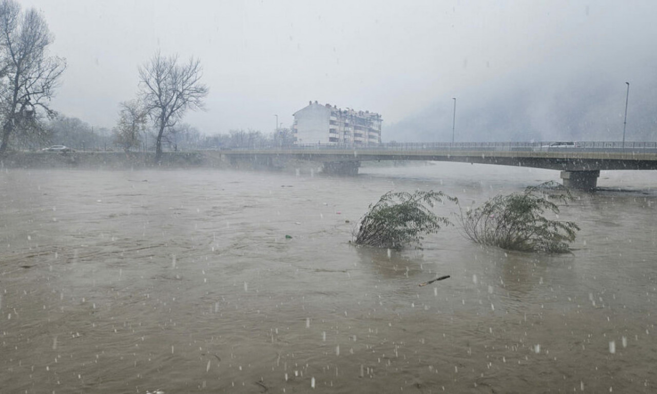 POTOP SA JADRANA PRETI OVIM PREDELIMA! Snažan CIKLON donosi u naredna TRI dana VEOMA JAKE KIŠE!