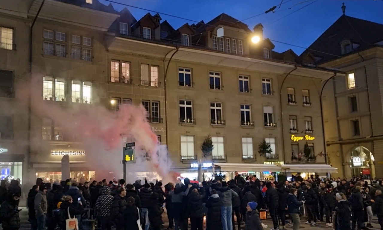 Delije OKUPIRALE BERN: 2.000 navijača PEVA U GLAS, korteo od DO STADIONA