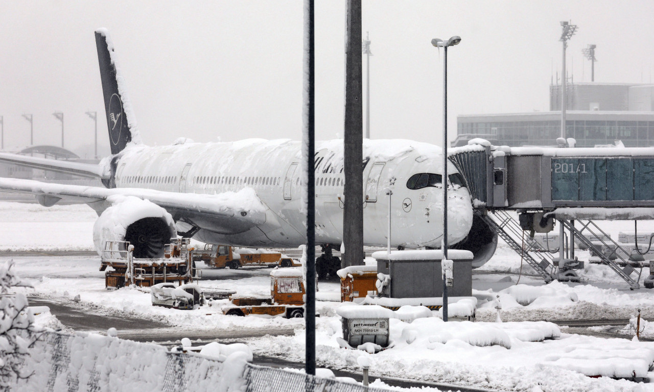 ZATVOREN AERODROM ZBOG SNEGA Građani dobijaju upozorenja! Vejavica opasno pravi probleme