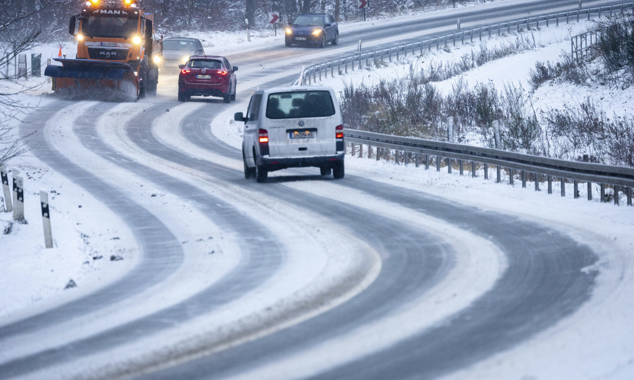 RHMZ izdao NOVO UPOZORENJE: SNEG će OKOVATI SRBIJU u SUBOTU! Meteorolozi otkrili da nas posle toga čeka IZNENAĐENJE