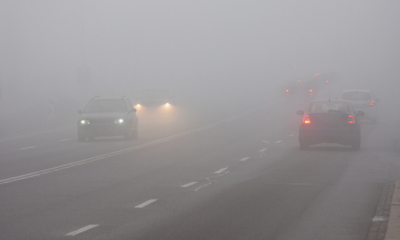 NE VIDI SE PRST PRED OKOM: Jaka magla ka Zlatiboru, kako UOPŠTE VOZE AUTOMOBILE? (FOTO)