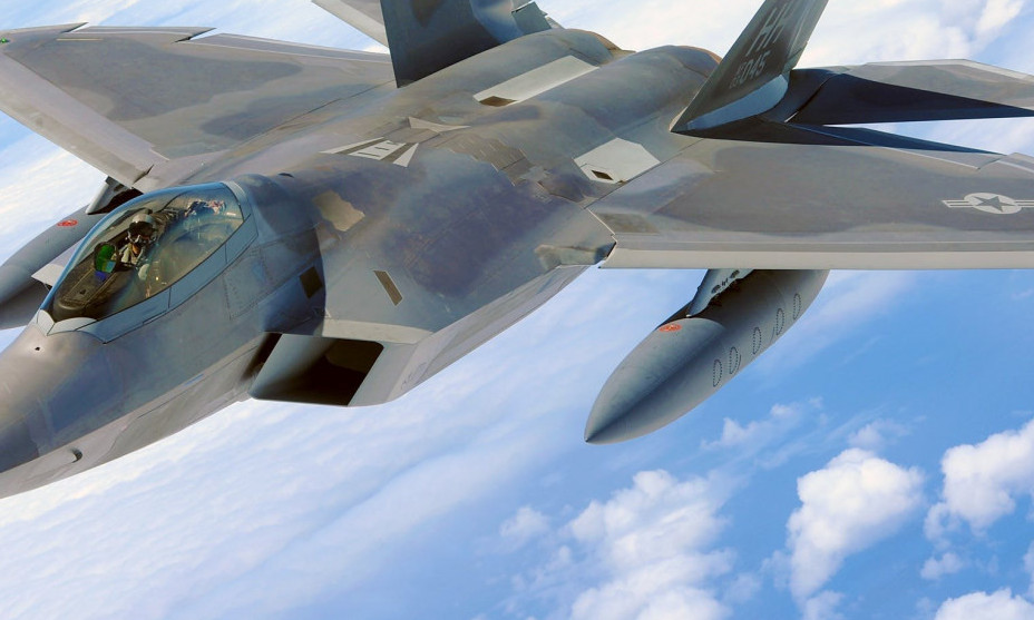 UKRAJINA POVLAČI NAJOPASNIJI POTEZ DOSAD: Lovci F-16 biće smešteni u NATO bazama u okolnim zemljama?