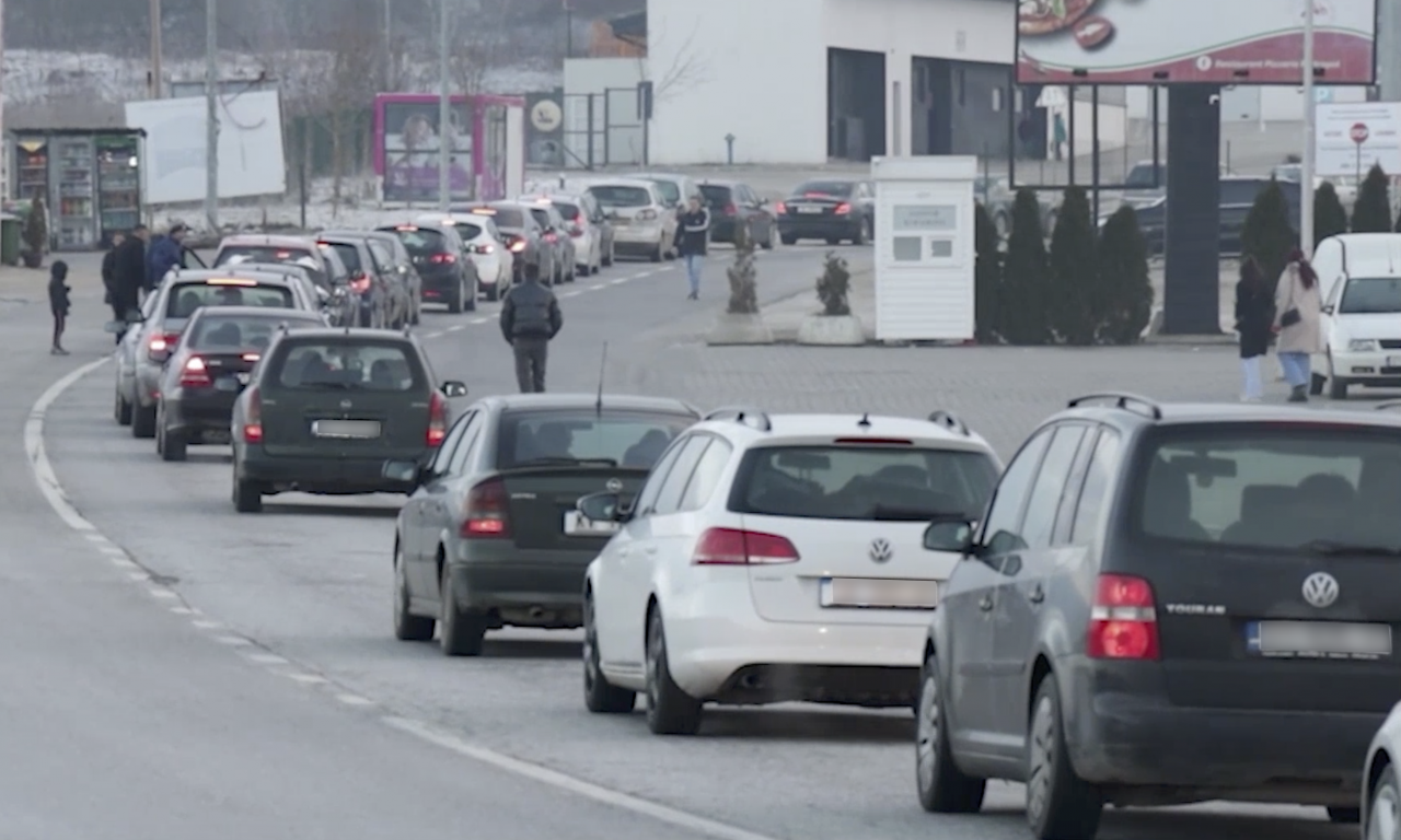 GUŽVA NA MERDARU: Srbi sa KiM rano jutros krenuli na glasanje u CENTRALNU SRBIJU