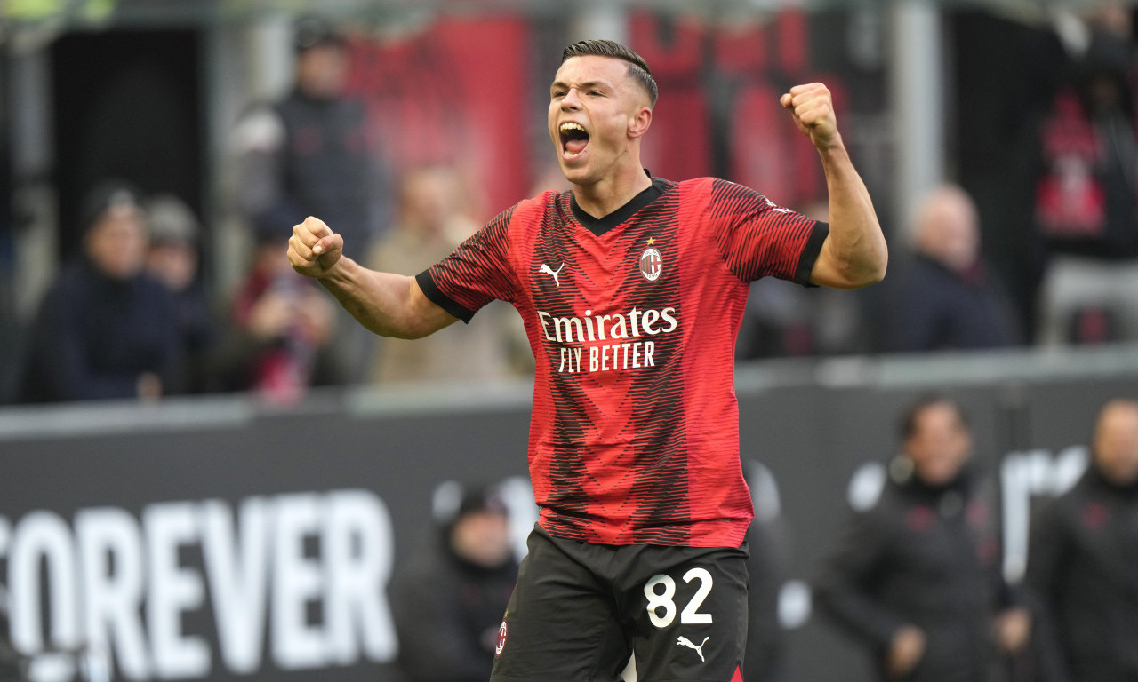 MILAN KONAČNO OZVANIČIO TRANSFER! Himenez iz Roterdama u Milano