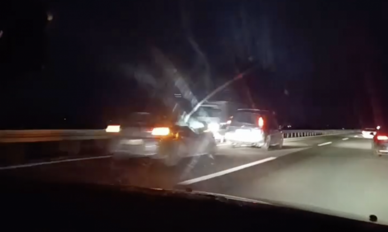 LANČANI SUDAR NA AUTO-PUTU KOD JAGODINE: Saobraćaj USPOREN zbog nesreće (VIDEO)