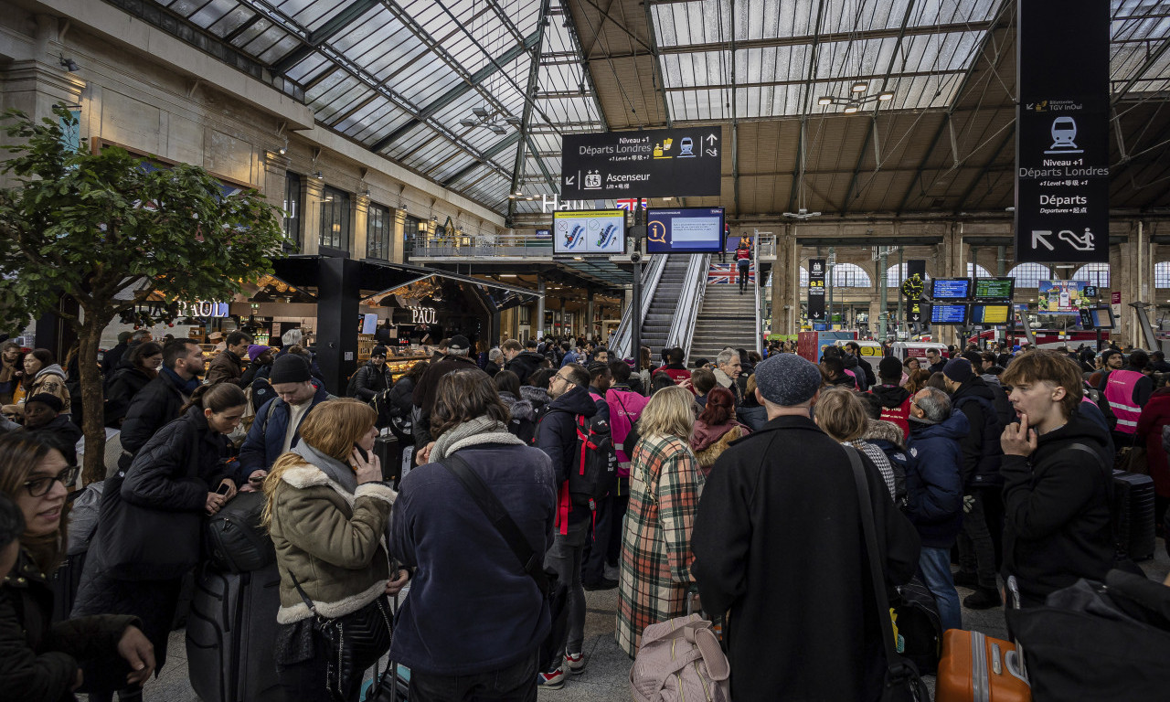 Haos u Londonu: Temza poplavila tunel, otkazani vozovi usred novogodišnje gužve